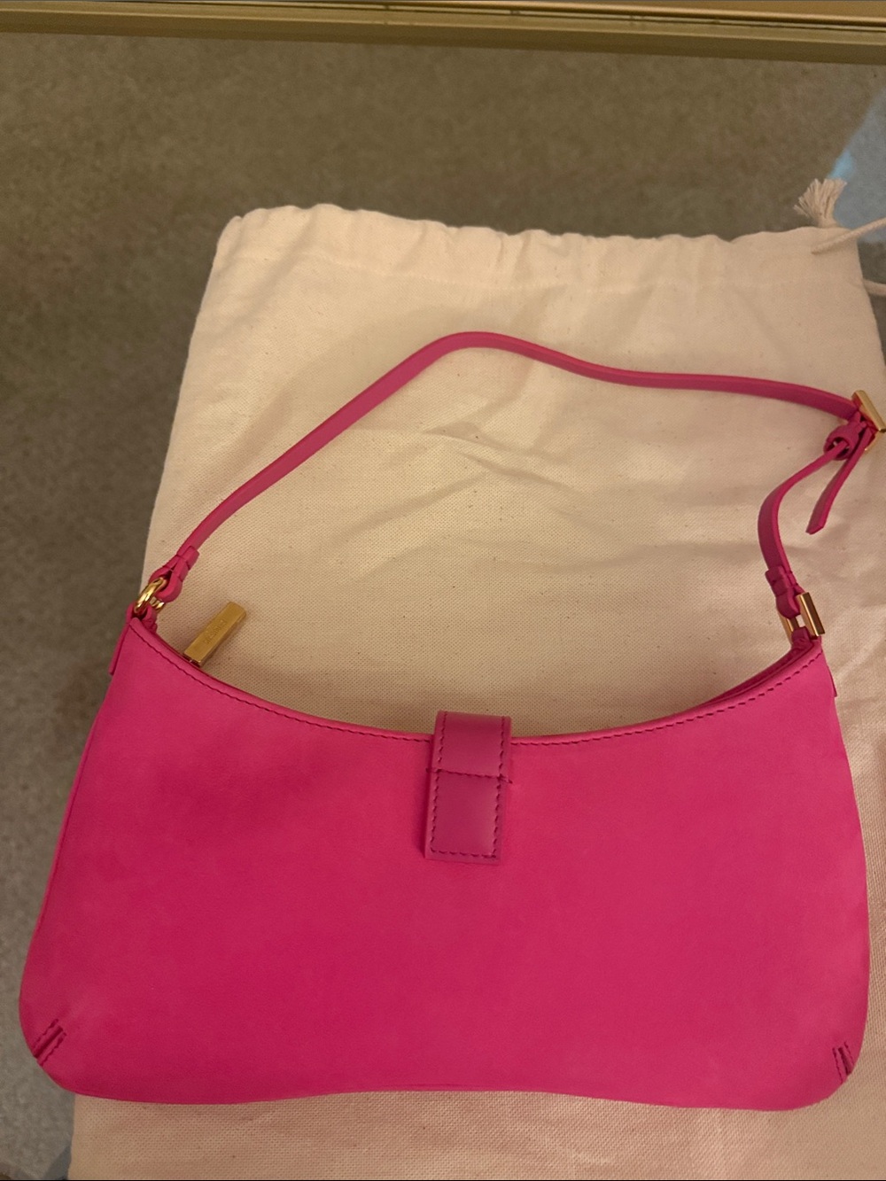 Jacquemus Authentic Hot Pink Shoulder Bag with Gold Padlock - Picture 3 of 15